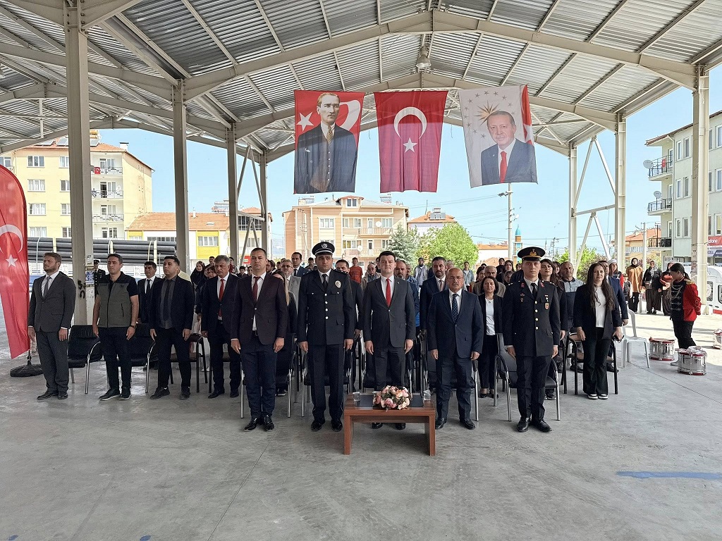 Kaymakamımız Sayın İbrahim CESUR, 19 Mayıs Atatürk’ü Anma, Gençlik ve Spor Bayramı’nın 106. Yıl Dönümü Kutlama Törenine Katıldı.